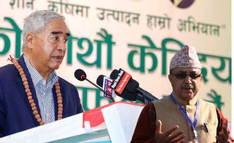  देउवा दम्पती पहिलो पटक सार्वजनिक- पूर्णबहादुर खड्का कार्यवाहक सभापति नियुक्त सँगै बैठक स्थगित